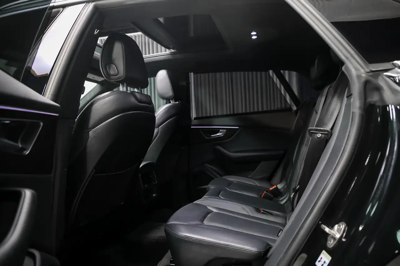 Audi Q8 снимка Audi Q8