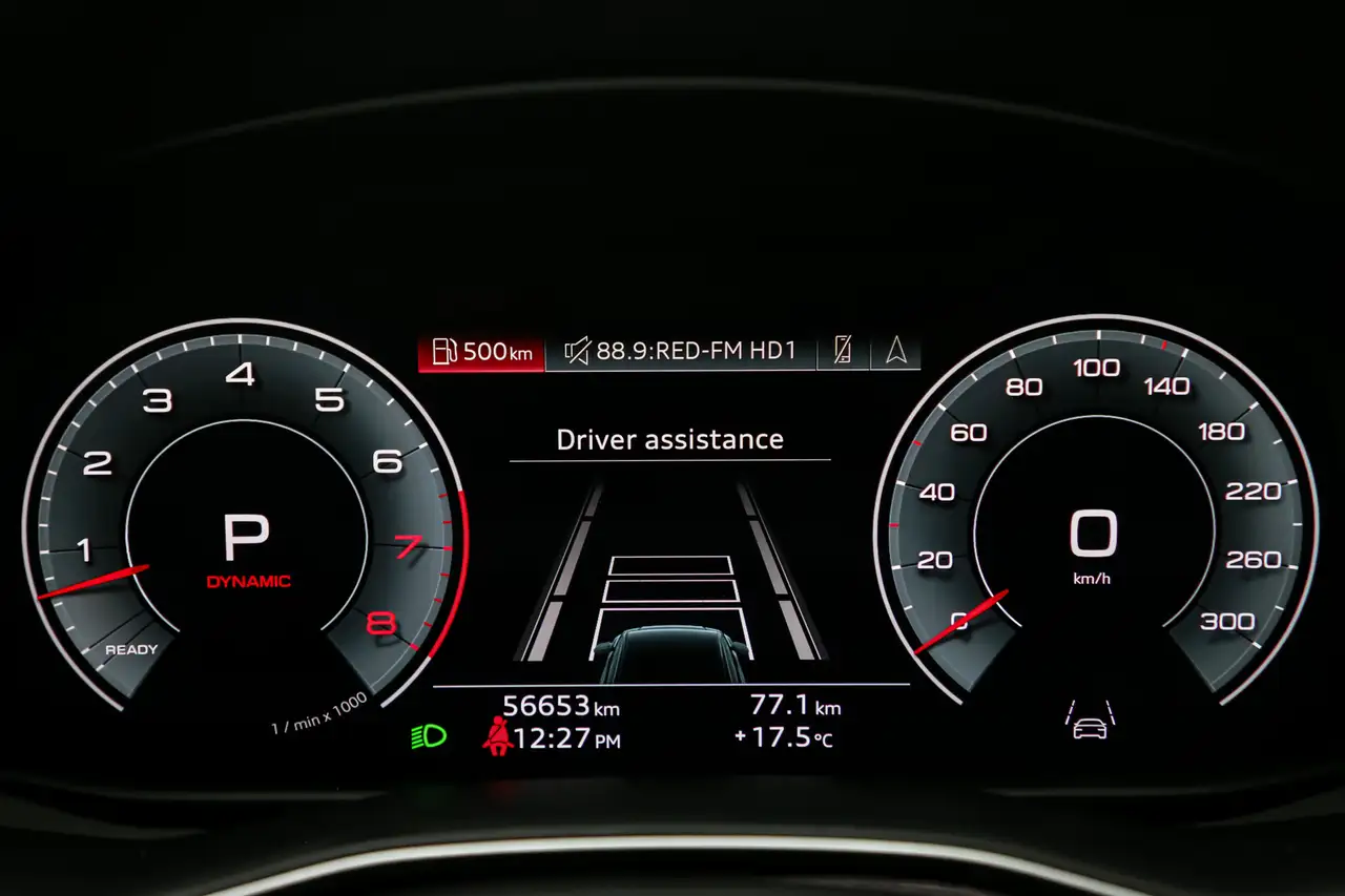 Audi Q8 снимка Audi Q8