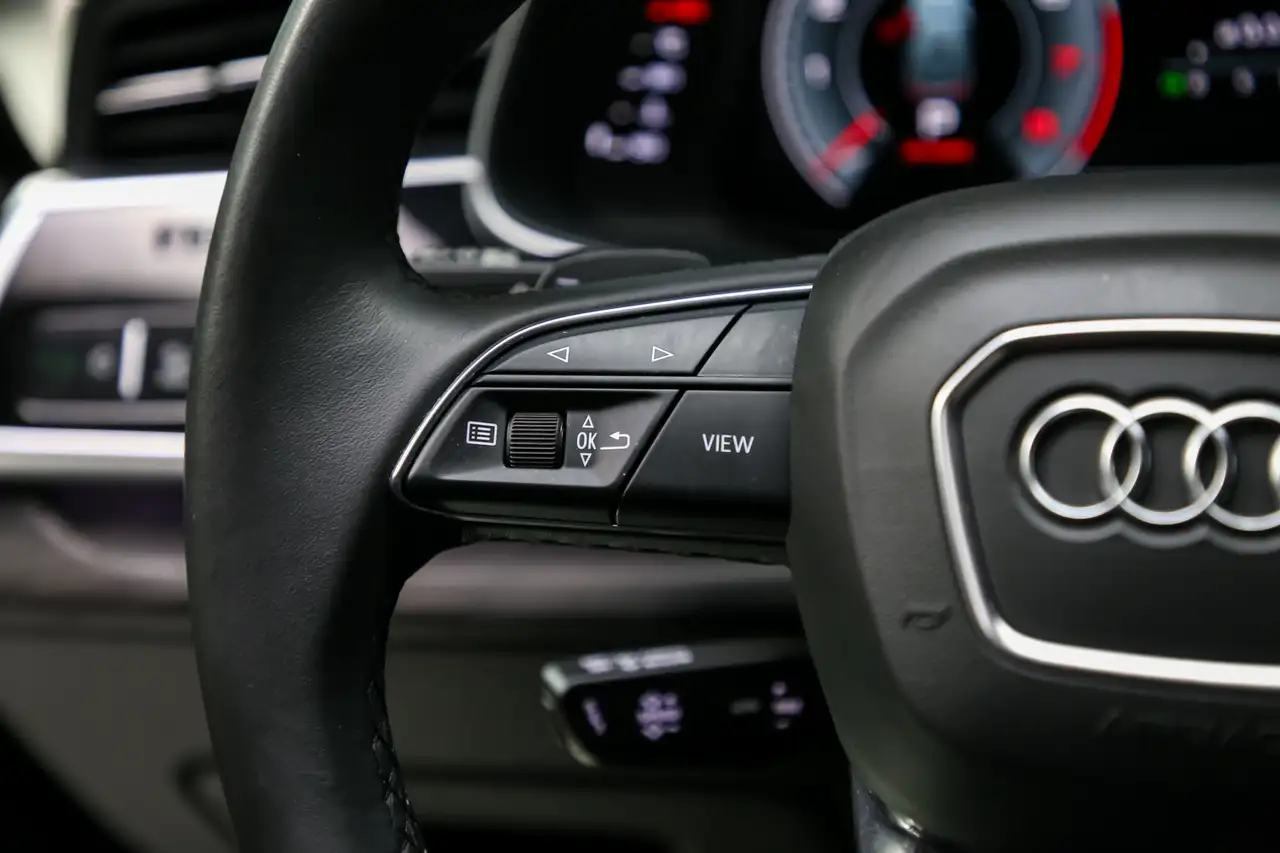 Audi Q8 снимка Audi Q8