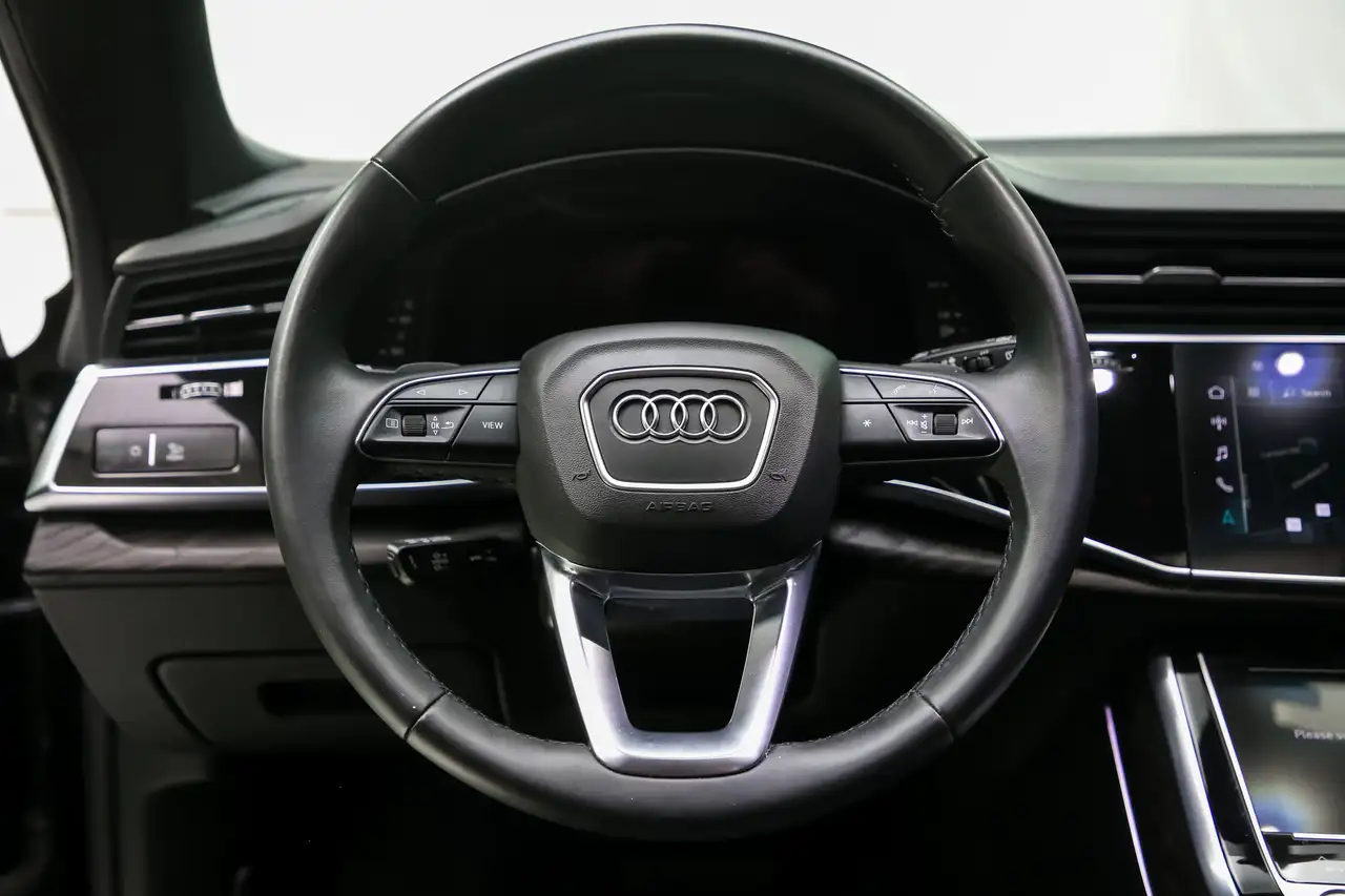 Audi Q8 снимка Audi Q8
