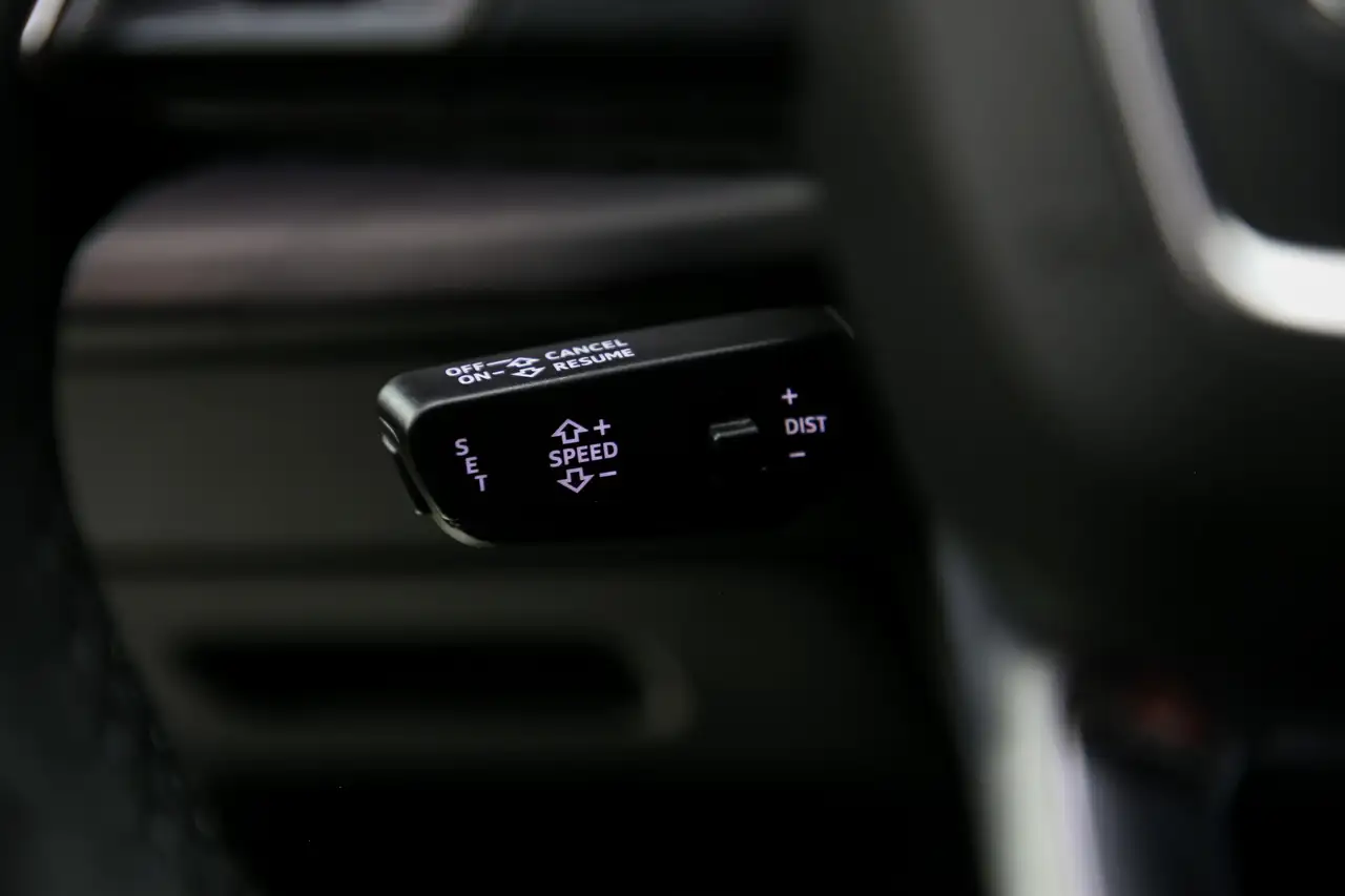 Audi Q8 снимка Audi Q8