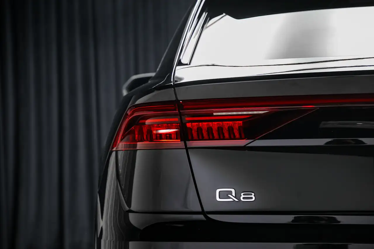 Audi Q8 снимка Audi Q8