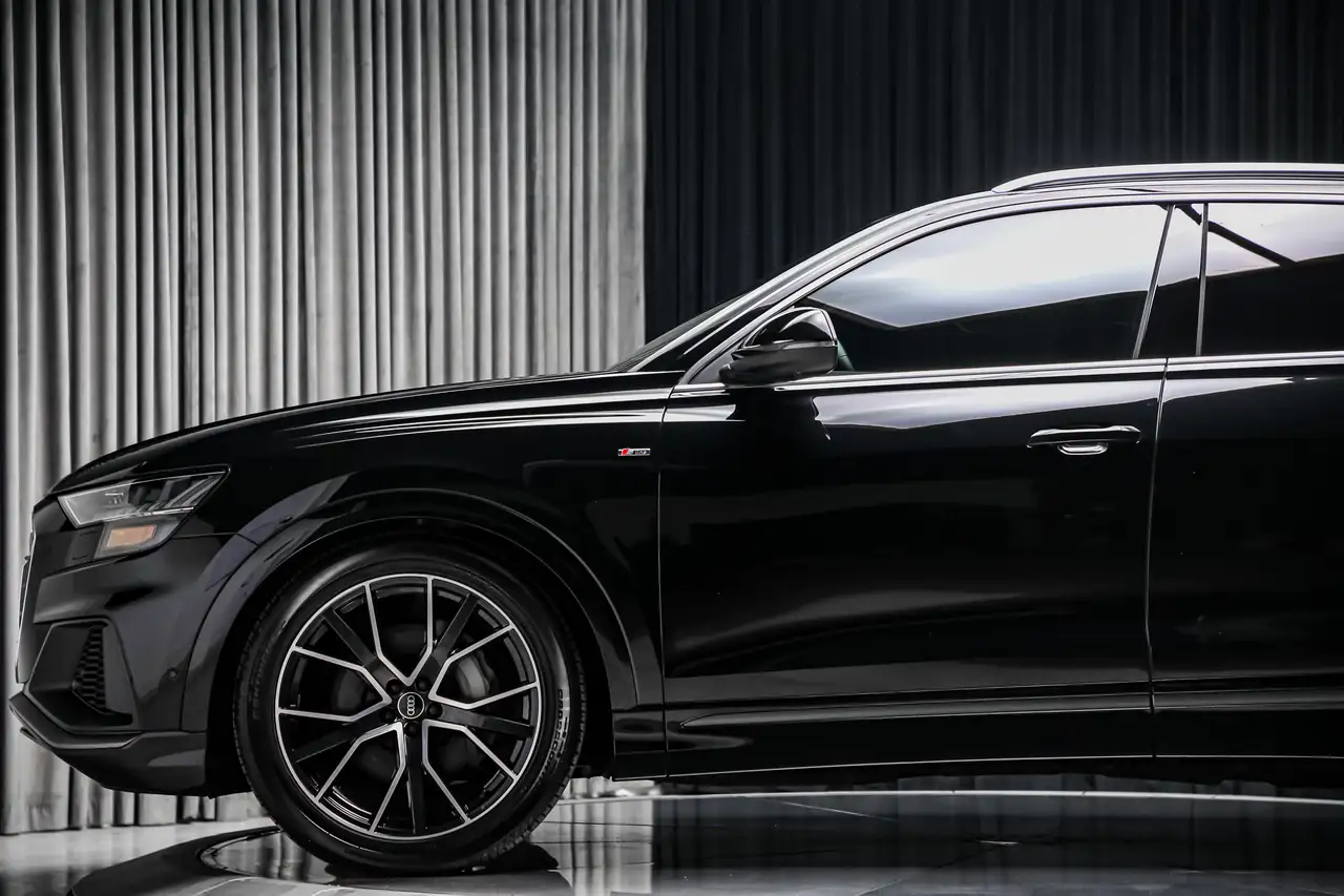 Audi Q8 снимка Audi Q8