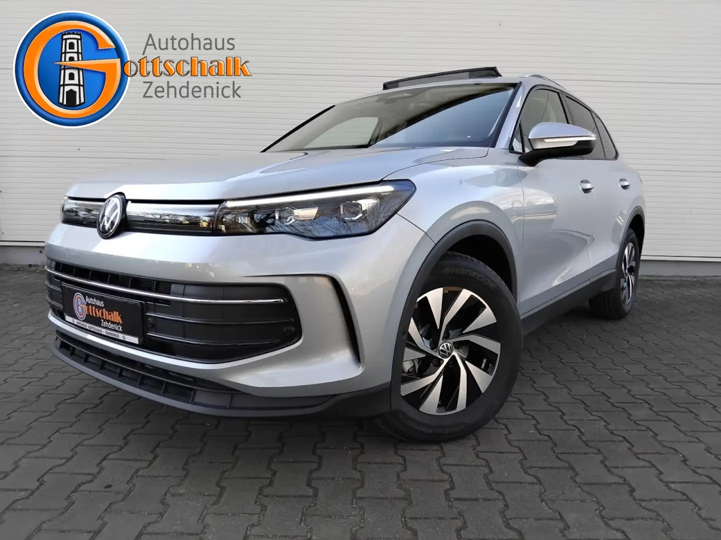 Volkswagen Tiguan 1.5 eTSI Life Panorama Kessy LED Plus RFK Klima Plateado - 1