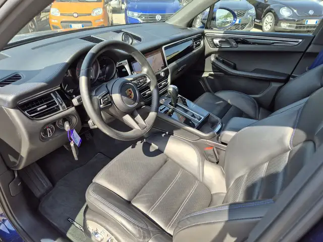 Porsche Macan view 6
