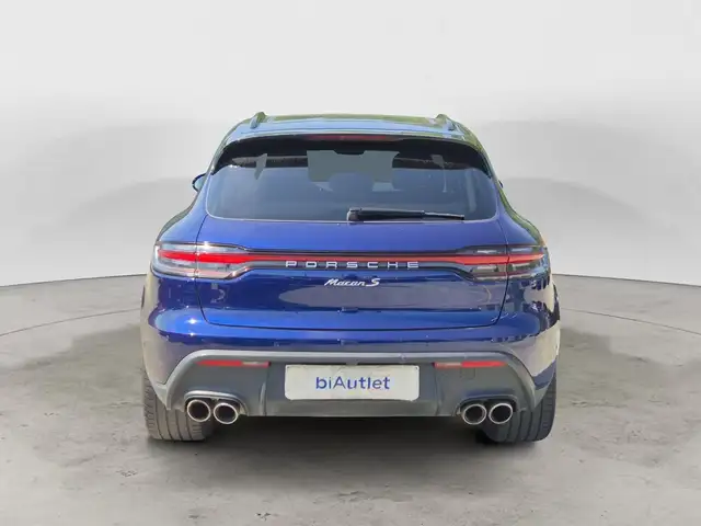 Porsche Macan view 3