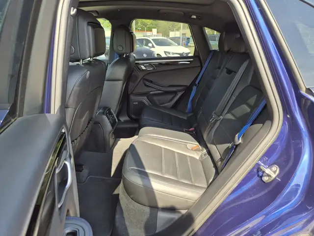Porsche Macan view 7