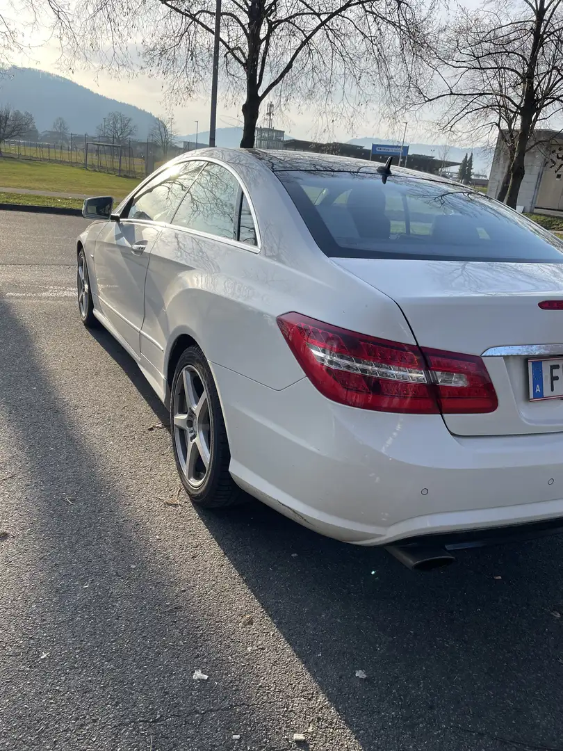 Mercedes-Benz E 350 BlueEfficiency CDI Aut. Weiß - 1
