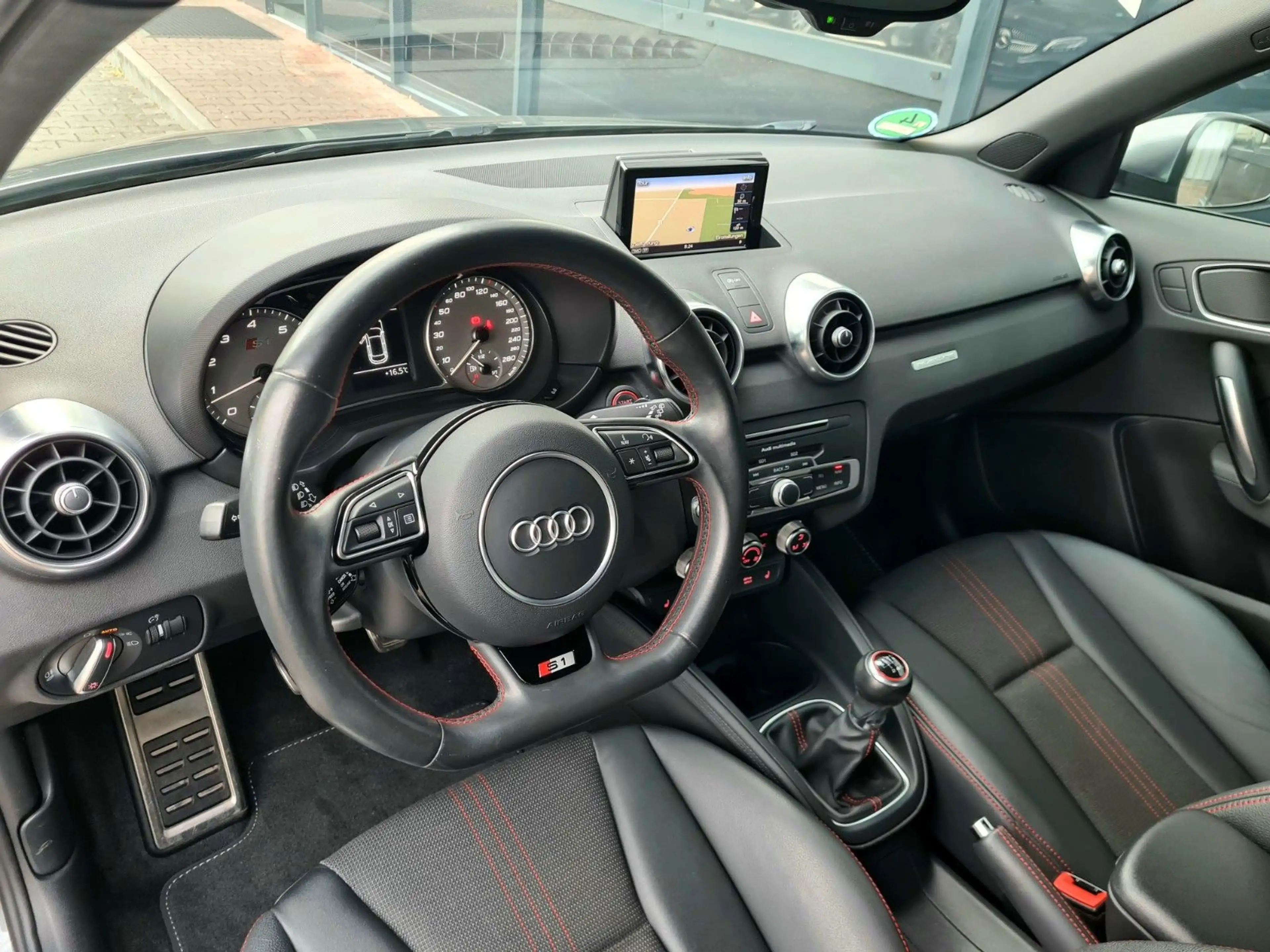 Audi S1 Sportback 2.0 TFSI quattro - NAVI - 8 x ALU - — photo 10