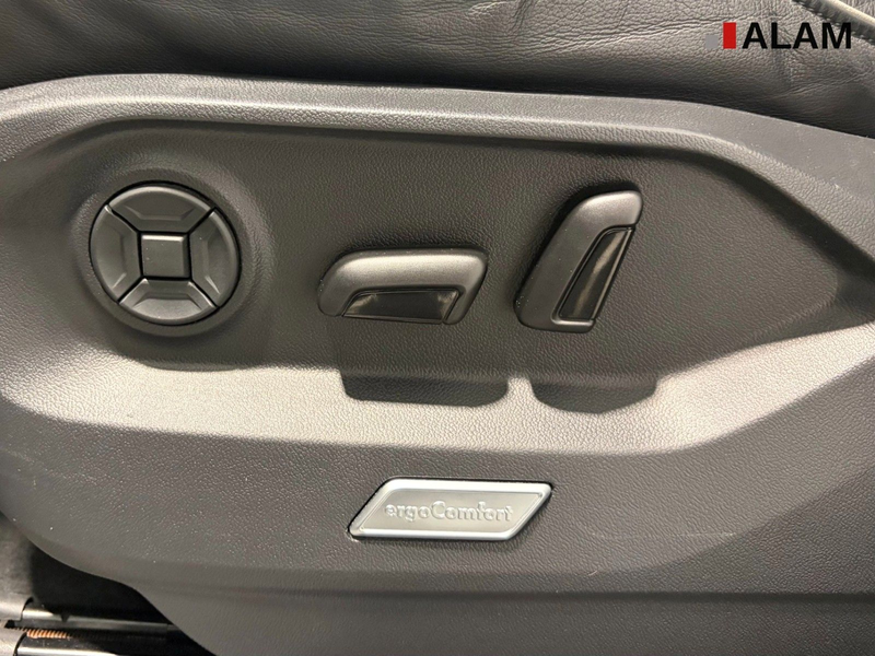 Volkswagen Touareg R-Line 4Motion ACC Lane Matrix RFK Side — photo 14