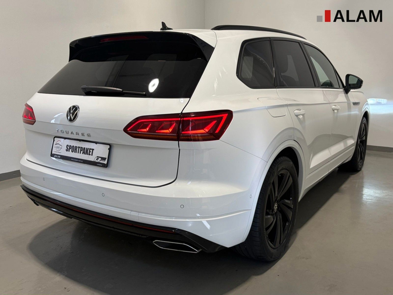 Volkswagen Touareg R-Line 4Motion ACC Lane Matrix RFK Side — photo 4