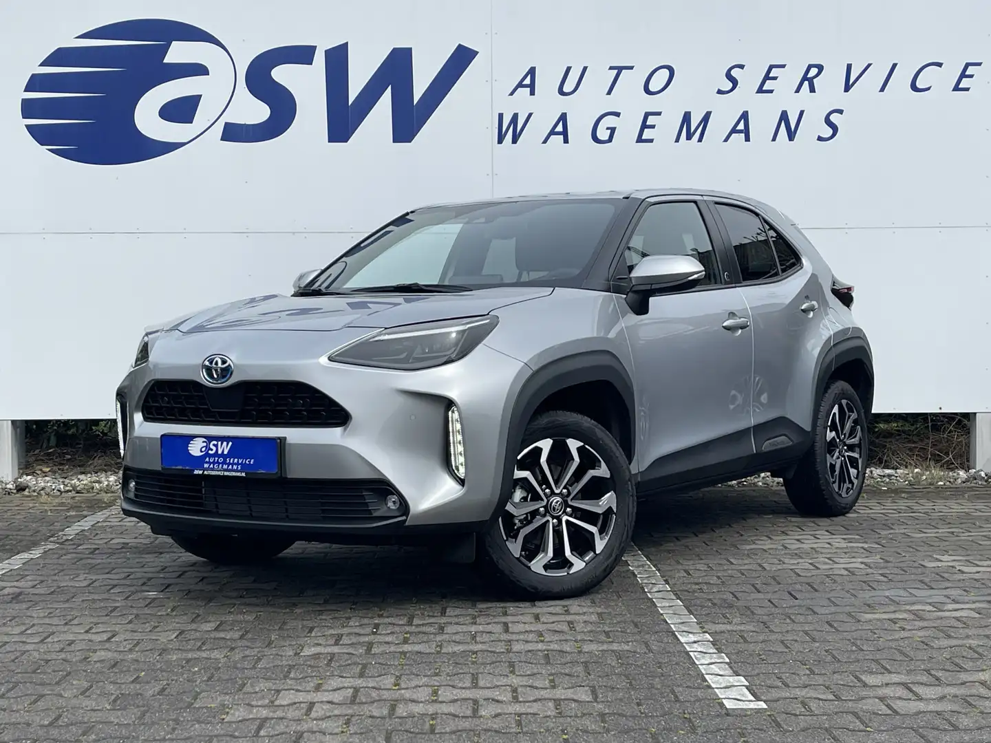 Toyota Yaris Cross 1.5 Hybrid Team D | CarPlay | Camera | ACC | LED | Grijs - 1