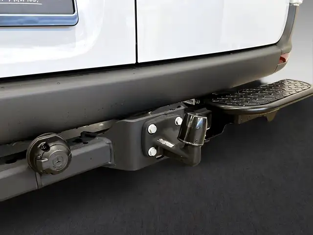 Mercedes-Benz Sprinter view 12