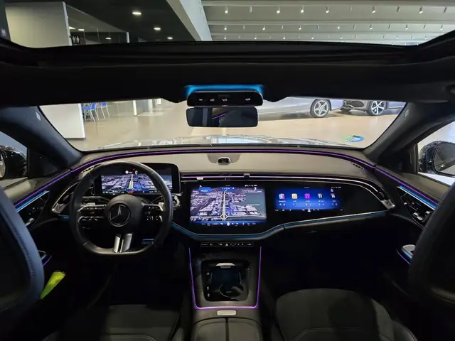 Mercedes-Benz E-Class view 22
