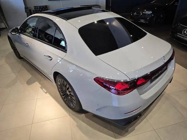 Mercedes-Benz E-Class view 15