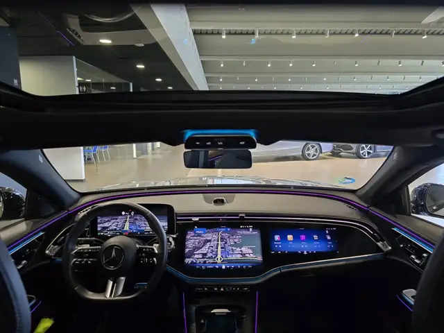 Mercedes-Benz E-Class view 23