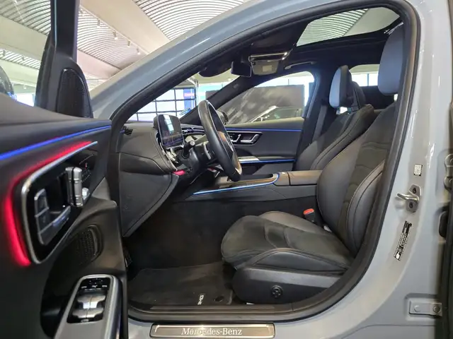 Mercedes-Benz E-Class view 17