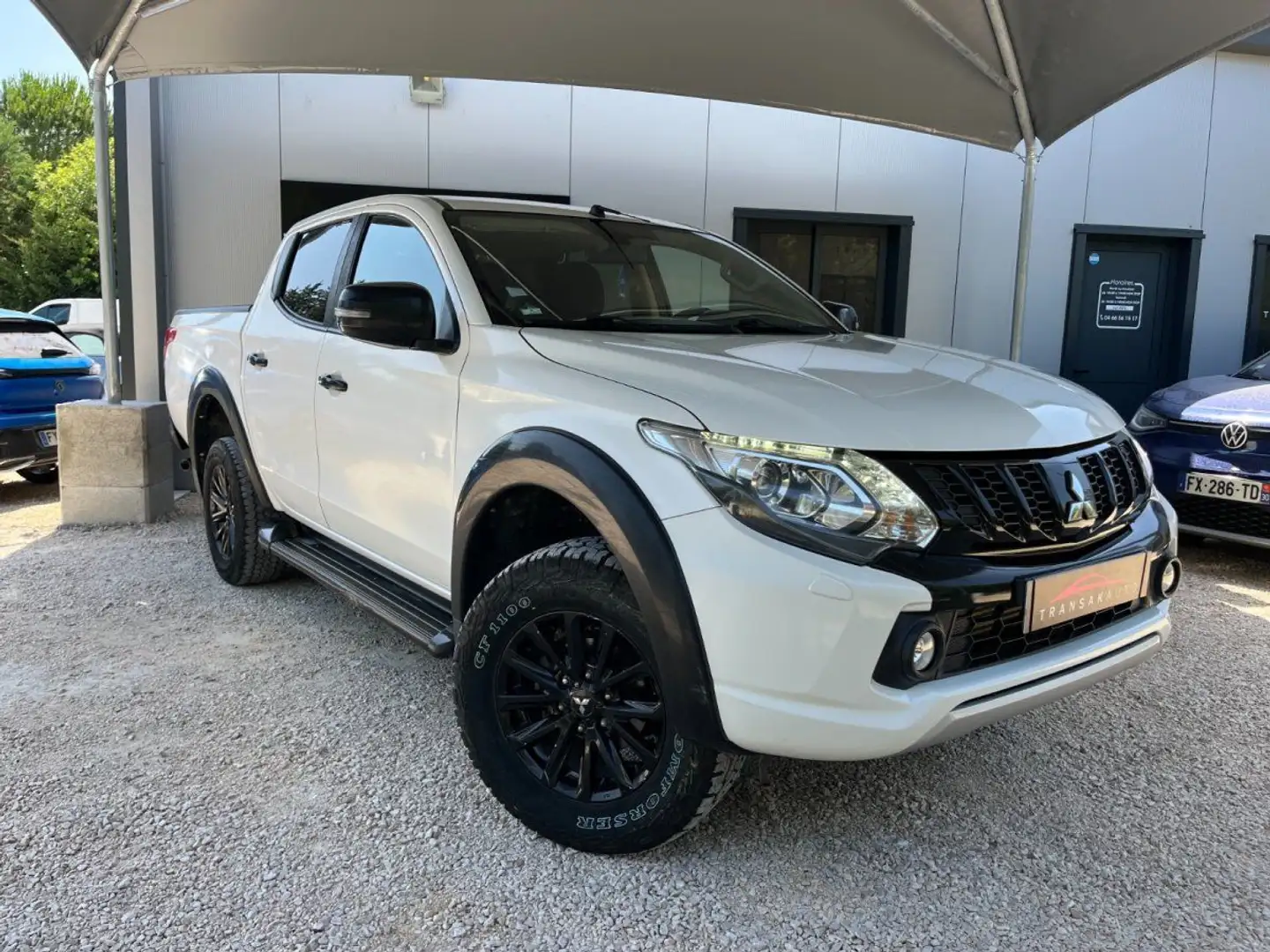 Mitsubishi L200 DOUBLE CABINE MY19 2.4 DI-D 181 4WD BLACK COLLECTI Blanc - 1