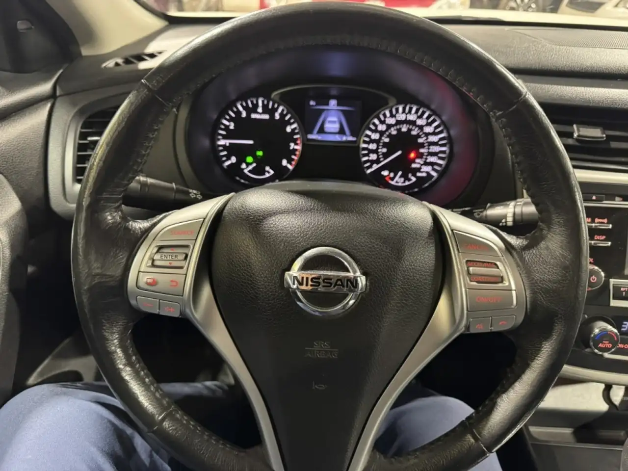 Nissan Altima снимка Nissan Altima