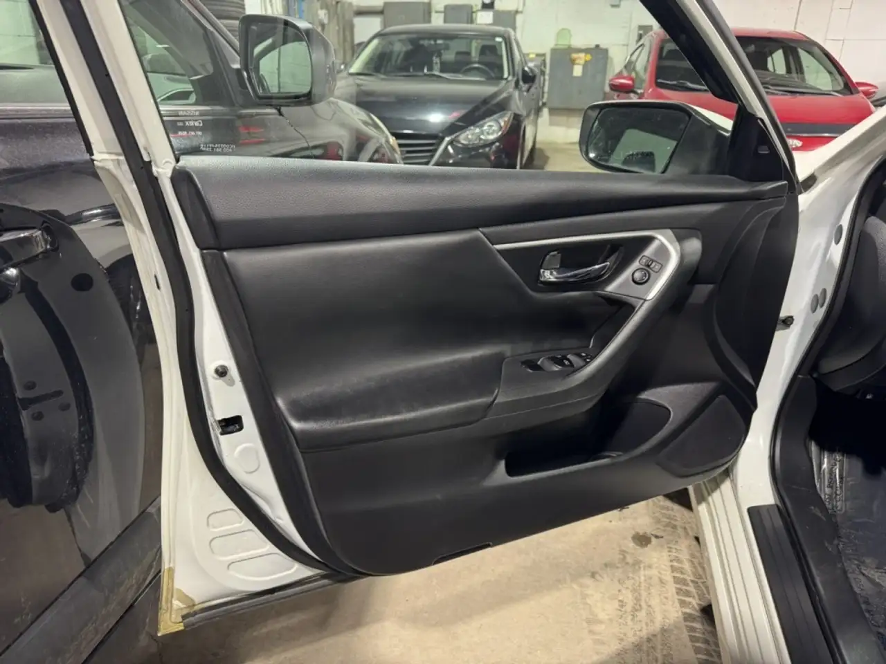 Nissan Altima снимка Nissan Altima