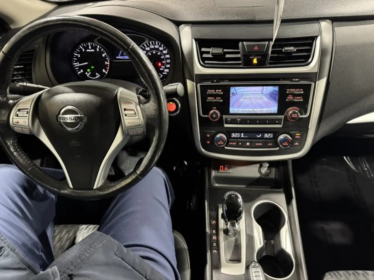 Nissan Altima снимка Nissan Altima