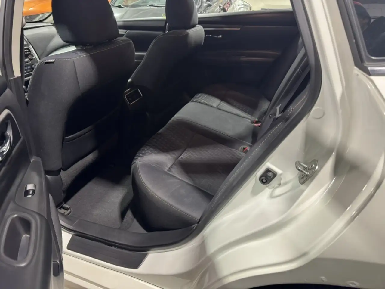 Nissan Altima снимка Nissan Altima