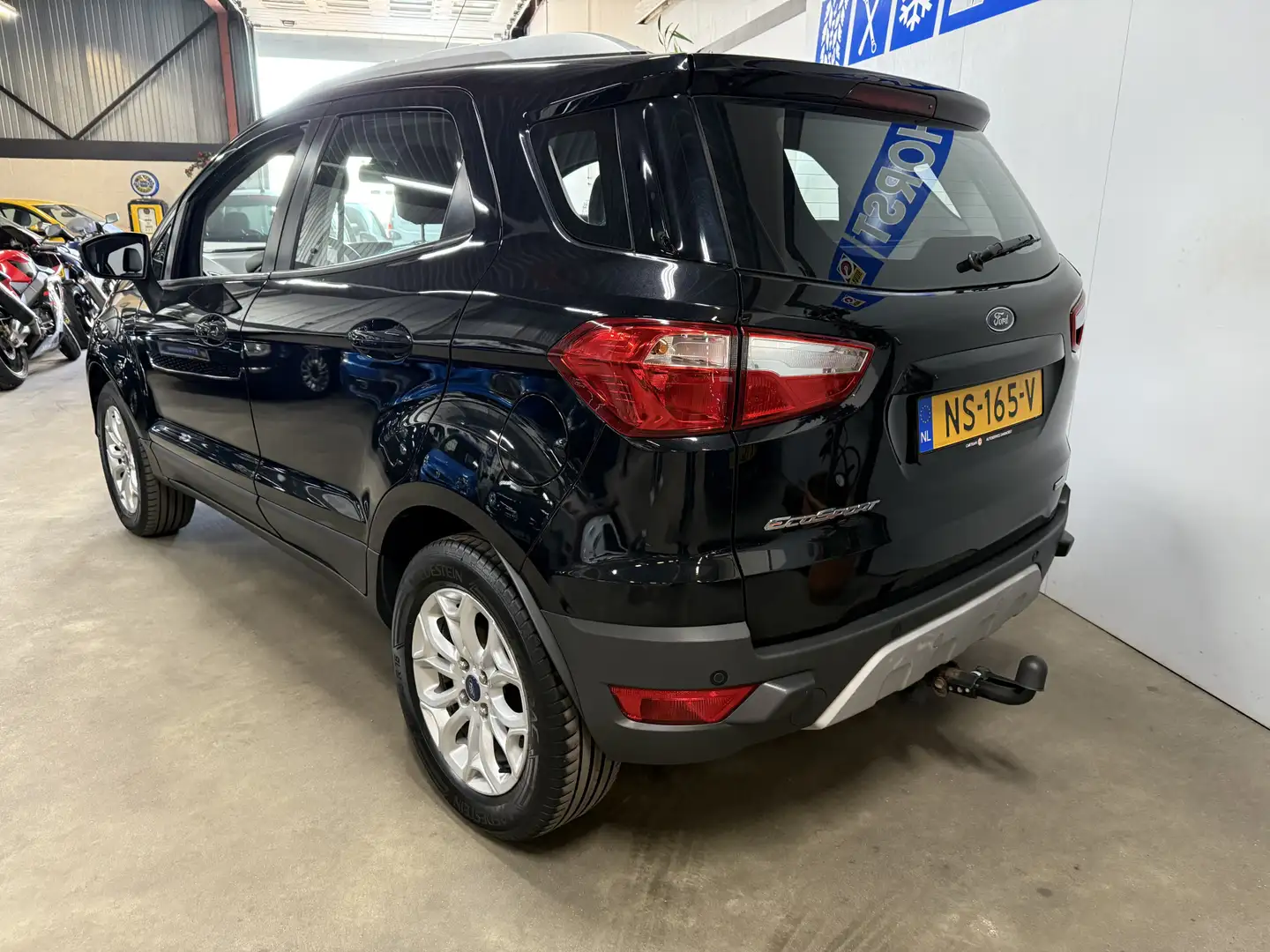 Ford EcoSport 1.0 EcoBoost Titanium Zwart - 2