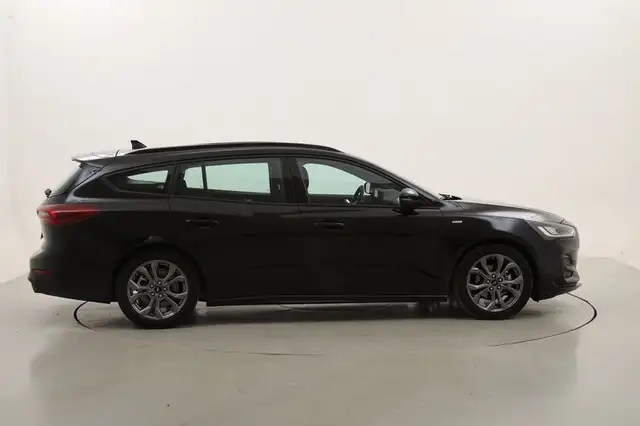 Ford Focus view 6