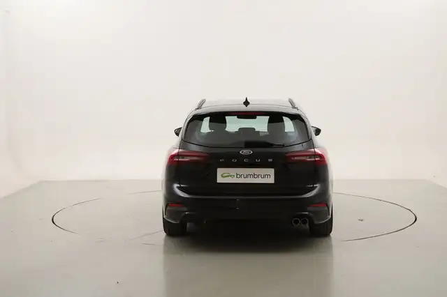 Ford Focus view 4