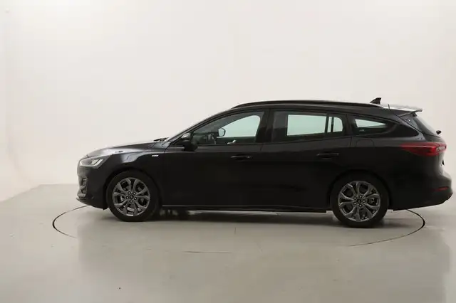 Ford Focus view 2