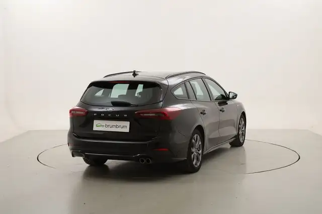 Ford Focus view 5