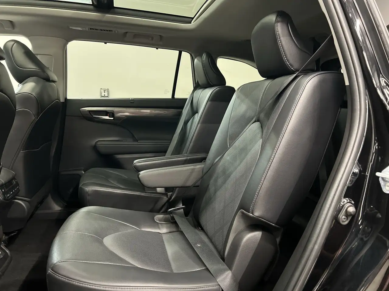 Toyota Highlander снимка Toyota Highlander