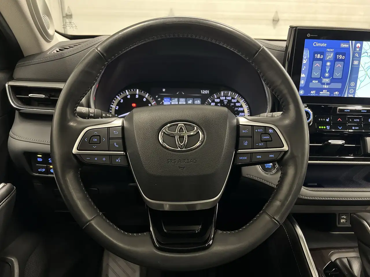 Toyota Highlander снимка Toyota Highlander