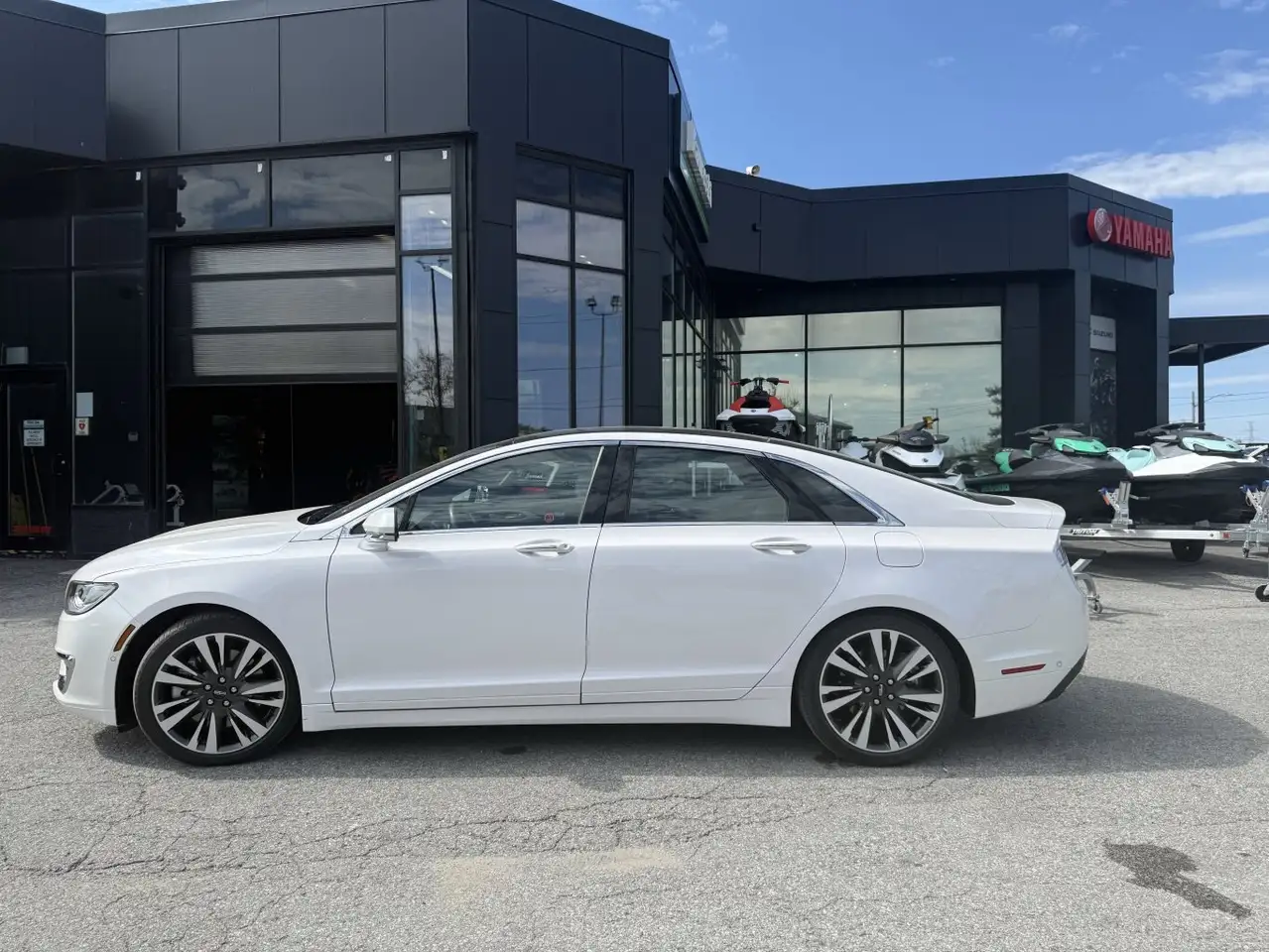 Lincoln MKZ снимка Lincoln MKZ