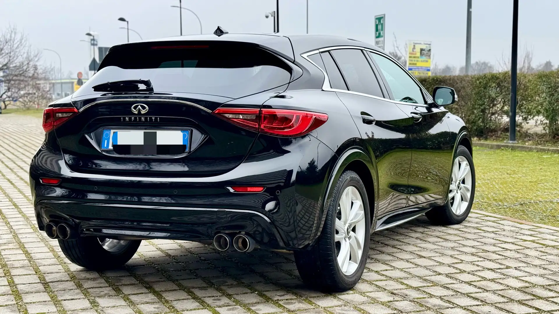 Infiniti Q30 1.5d Premium Tech 109cv - 2