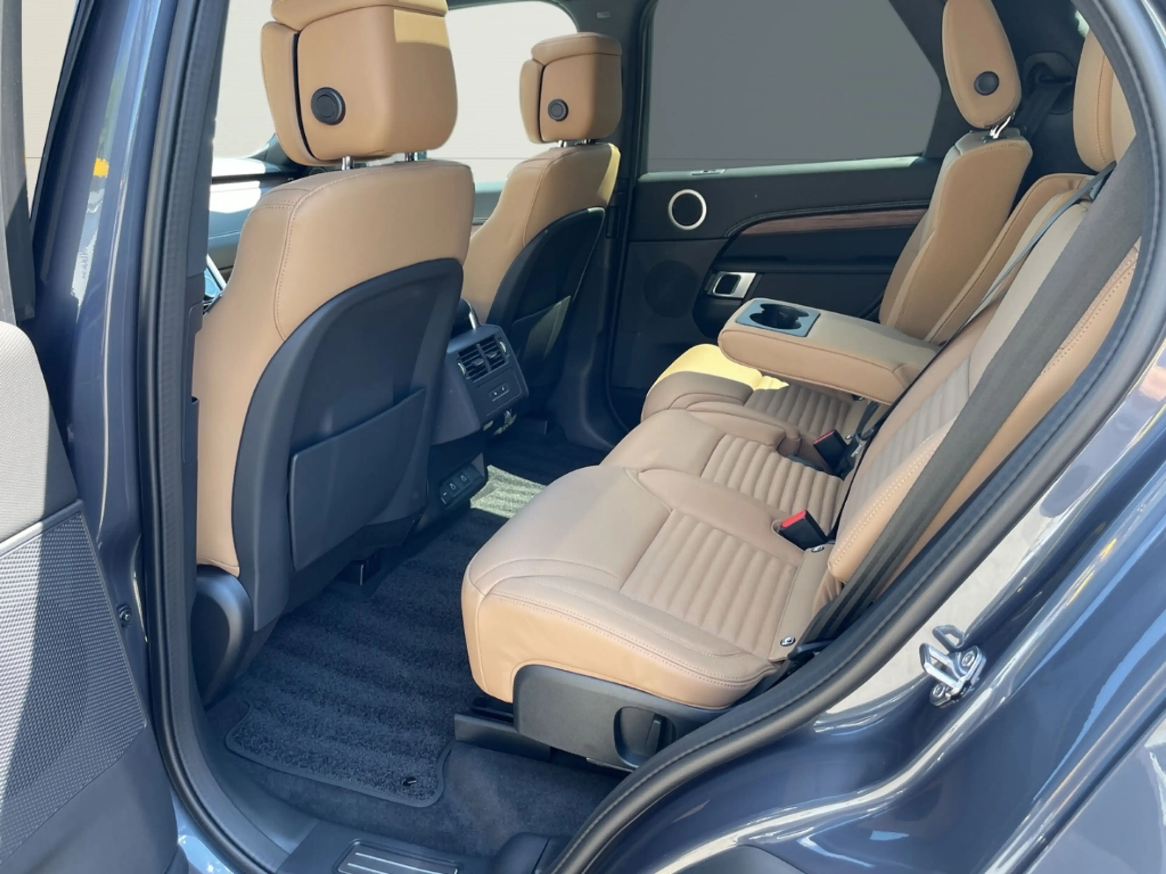 Land Rover Discovery D350 Dynamic HSE+7-Sitzer+St.Hzg.+AHK+Pano — photo 11