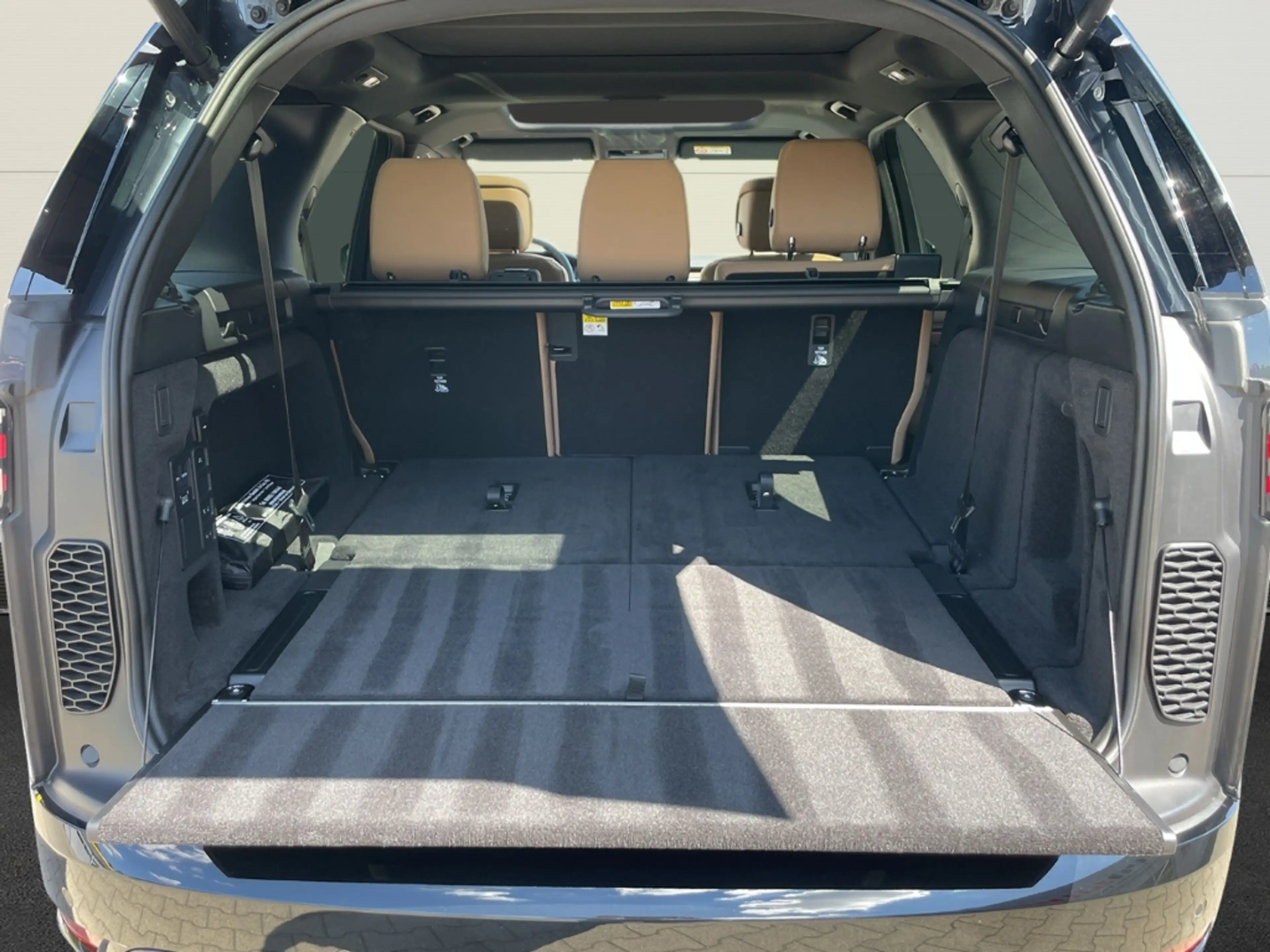 Land Rover Discovery D350 Dynamic HSE+7-Sitzer+St.Hzg.+AHK+Pano — photo 8