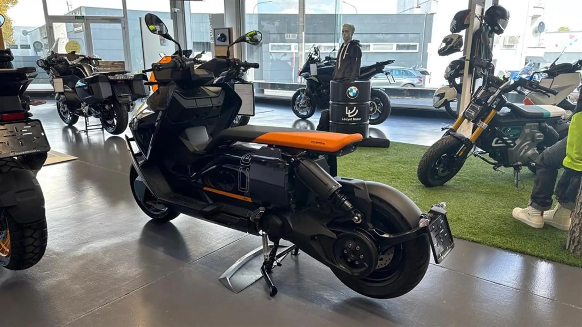 BMW CE 04 0 Modrá - 2