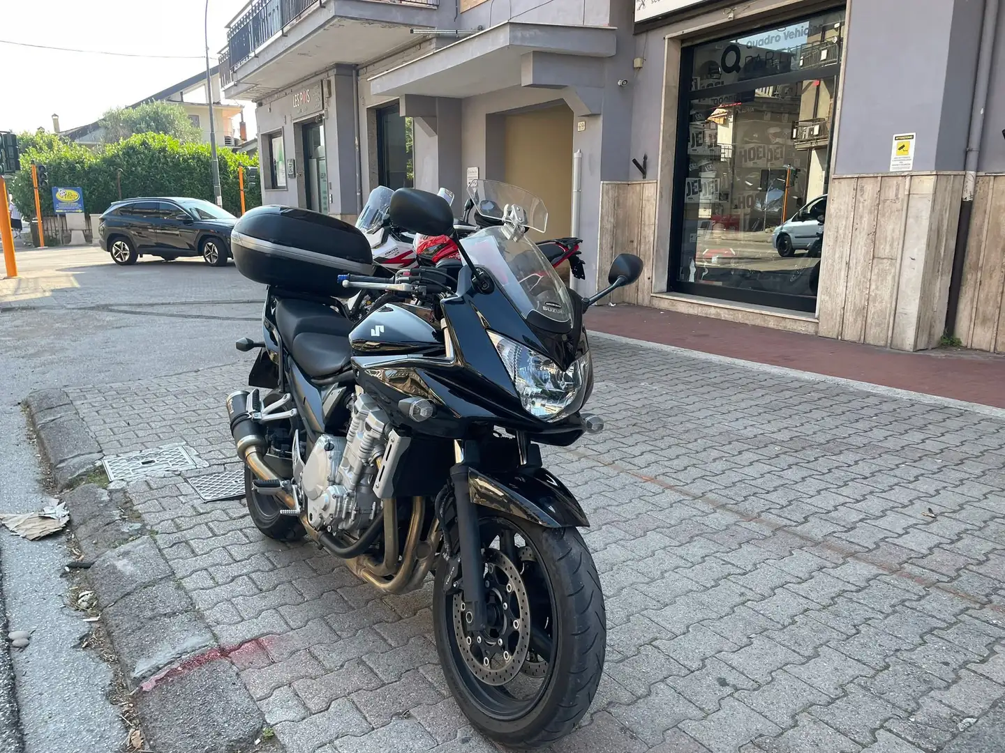 Suzuki Bandit 650 S Schwarz - 2