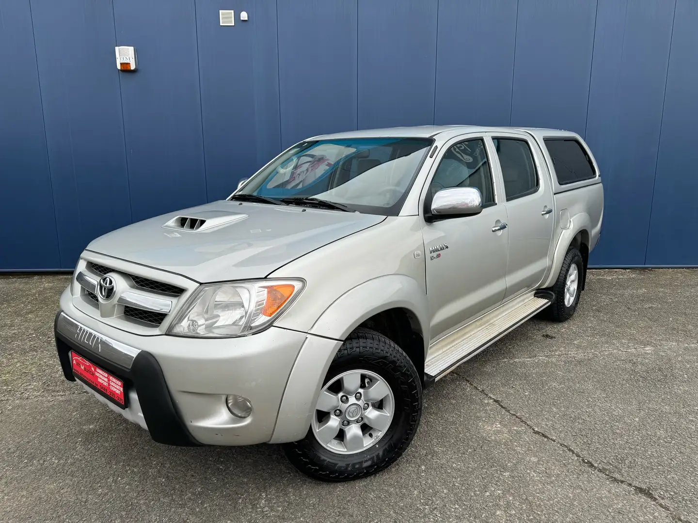 Toyota Hilux 4x4 Double Cab 2.5 D-4D Sell Only Export Africa Brons - 1