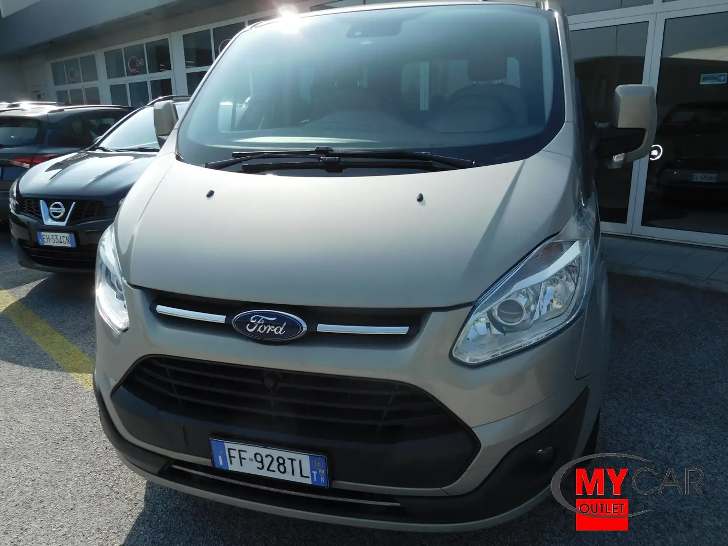 Ford Tourneo Custom Tourneo Custom 310 2.0 TDCi 170cv PC Titanium Beige - 2