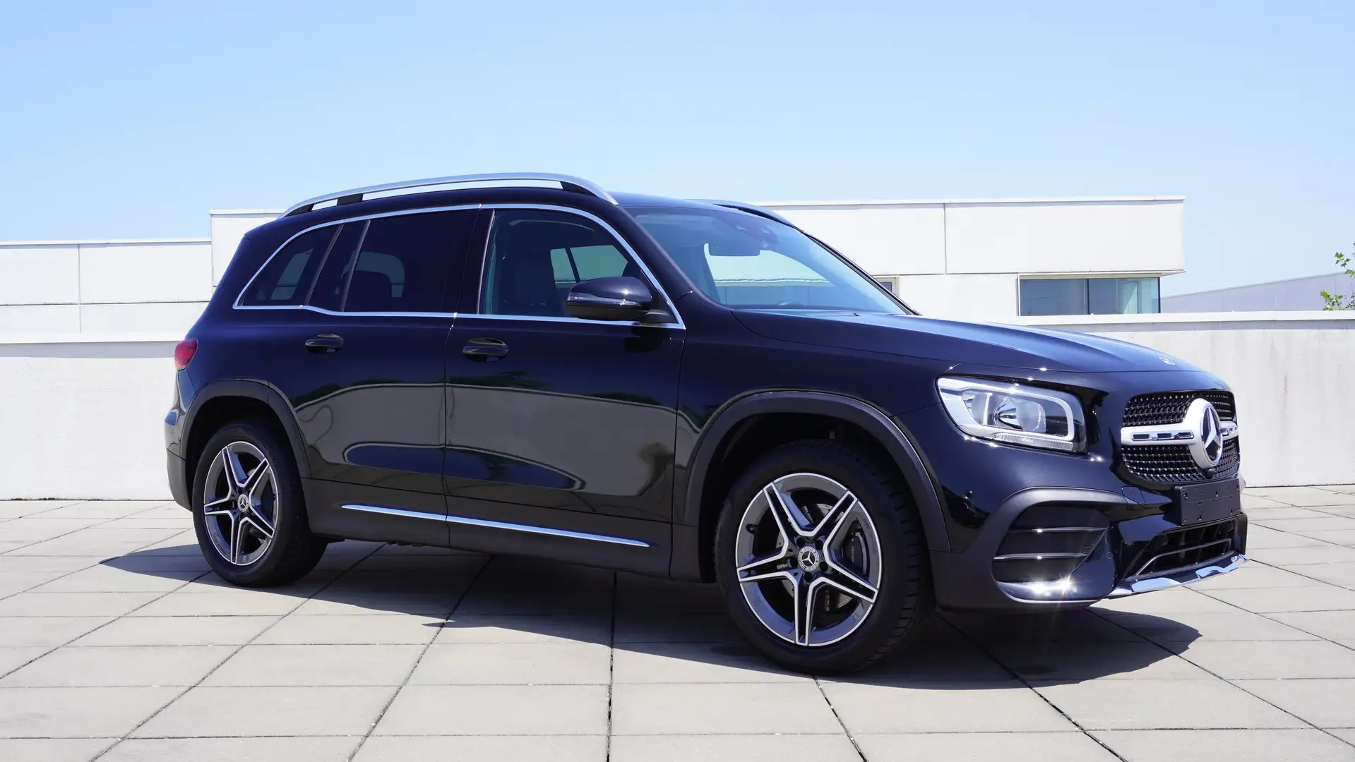 Mercedes-Benz GLB 180 AMG/ACHTERUITRIJCAM/DODE  HOEK/PARKEERPAK/7G-DCT Zwart - 1