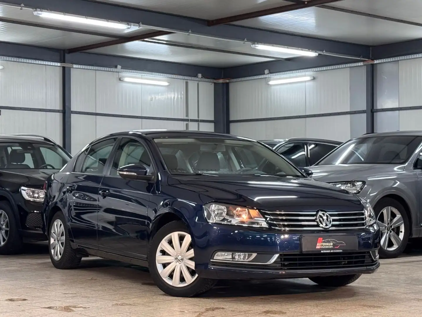 Volkswagen Passat Lim. Trendline BlueMotion WINTER*PDC*1.H Blau - 1