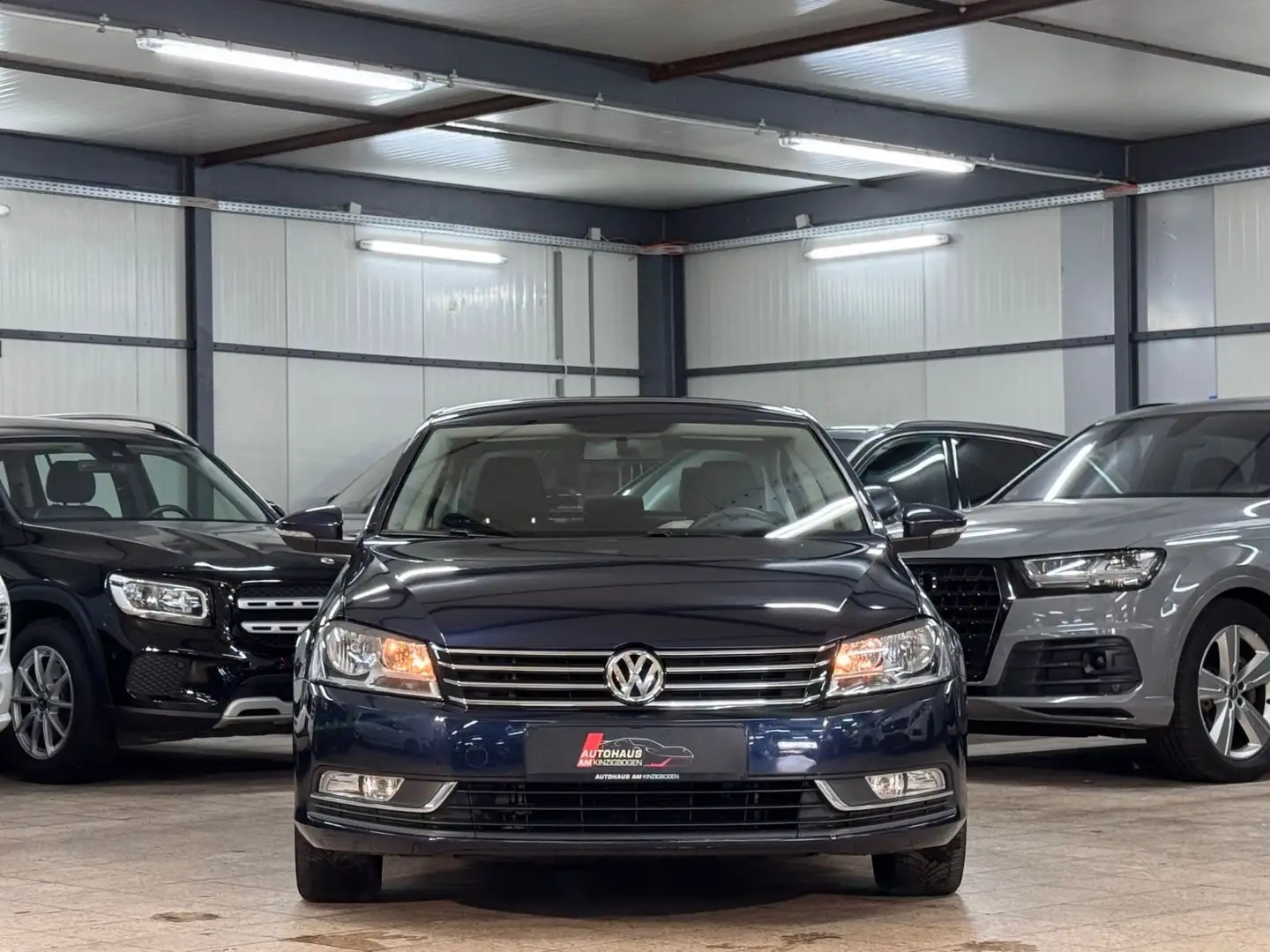 Volkswagen Passat Lim. Trendline BlueMotion WINTER*PDC*1.H Blau - 2