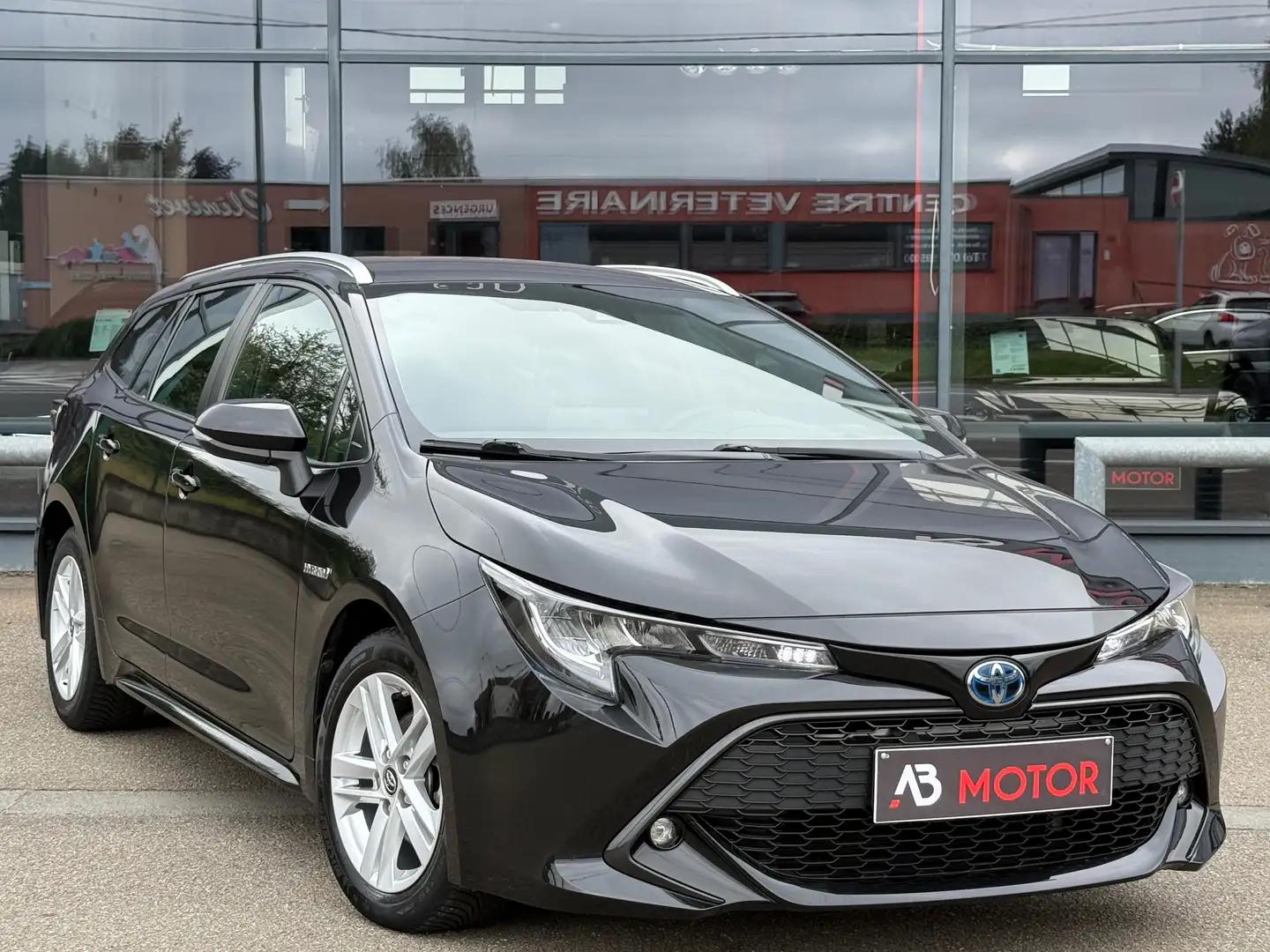 Toyota Corolla SW Hybrid 1.8 Premium Plus e-CVT ACC CAMERA LED Noir - 1