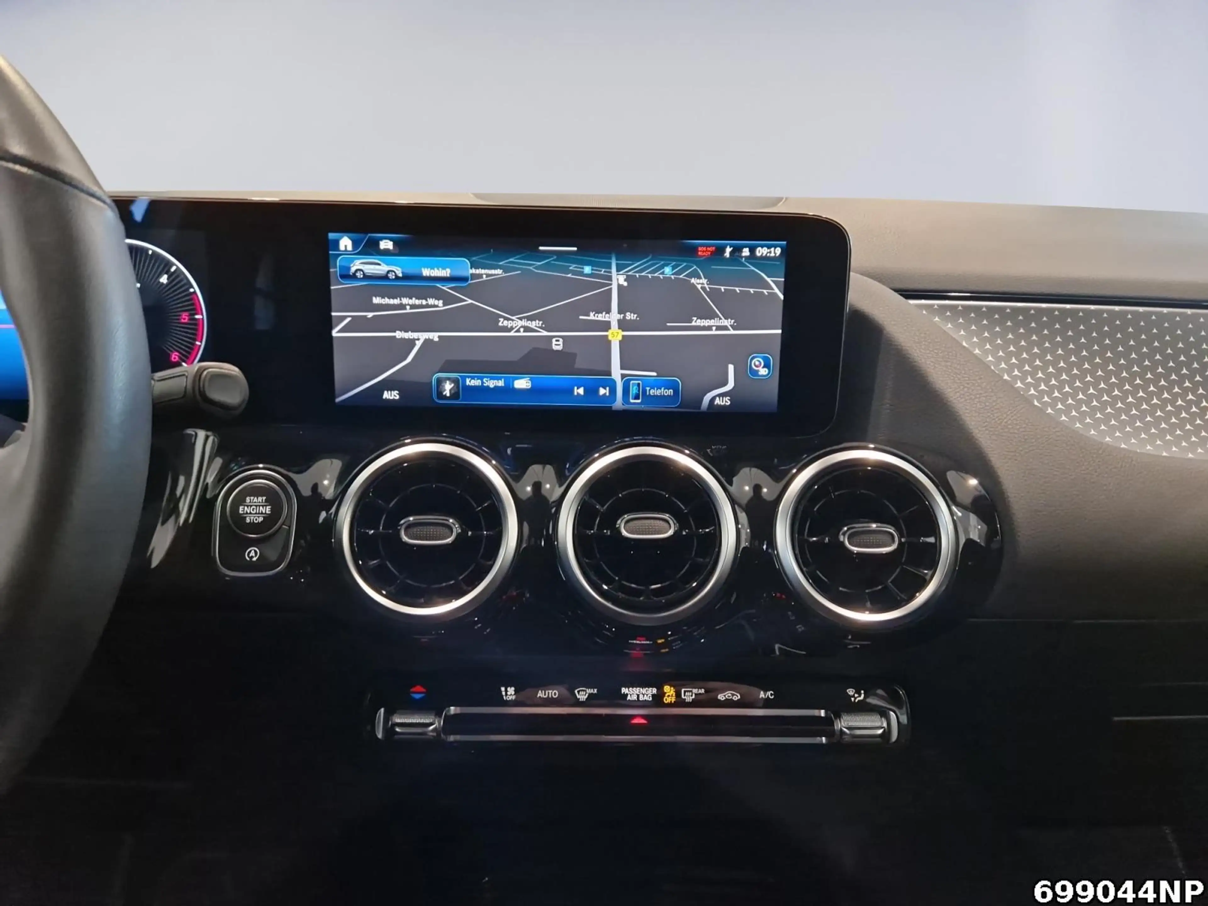 Mercedes-Benz GLA 180 d Progressive AHK Kamera Lenkradhzg LED — photo 12