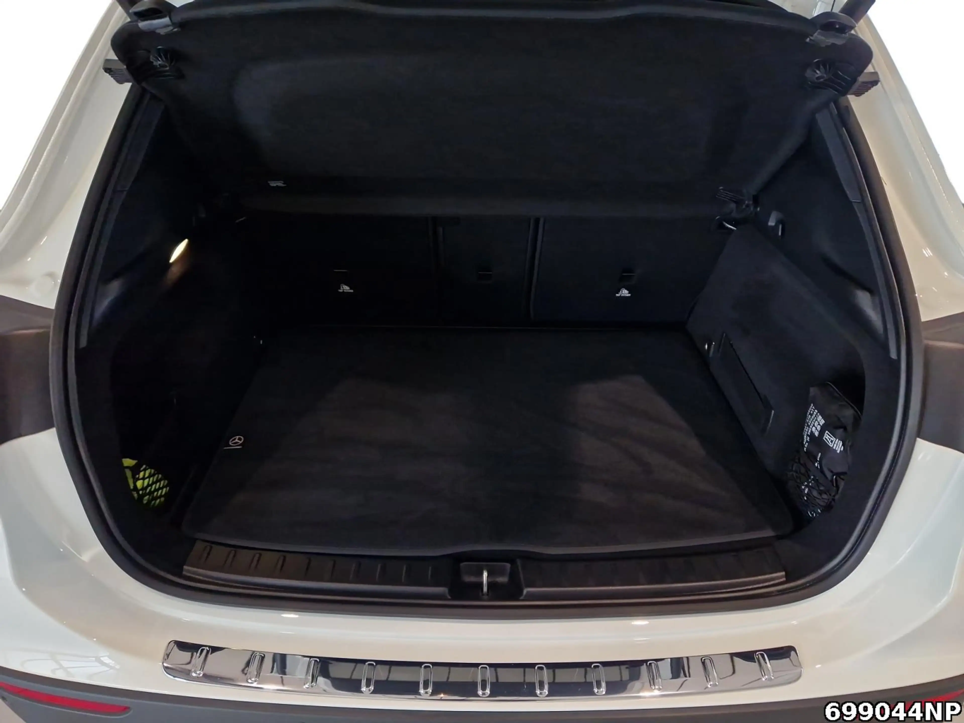 Mercedes-Benz GLA 180 d Progressive AHK Kamera Lenkradhzg LED — photo 6