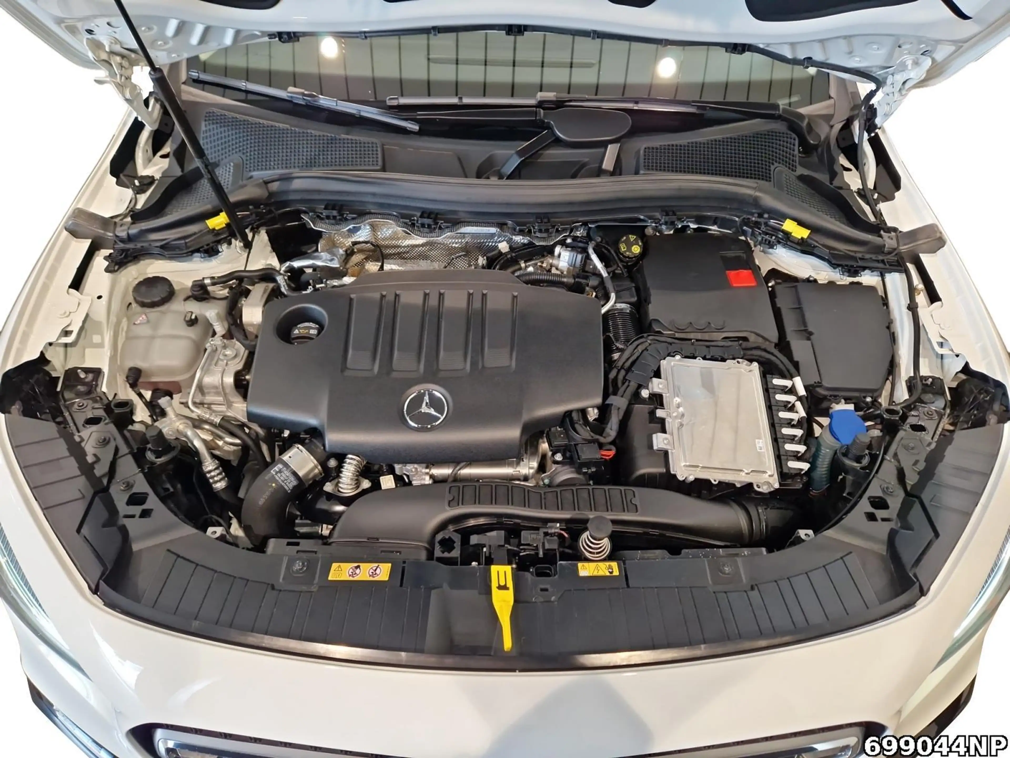 Mercedes-Benz GLA 180 d Progressive AHK Kamera Lenkradhzg LED — photo 7