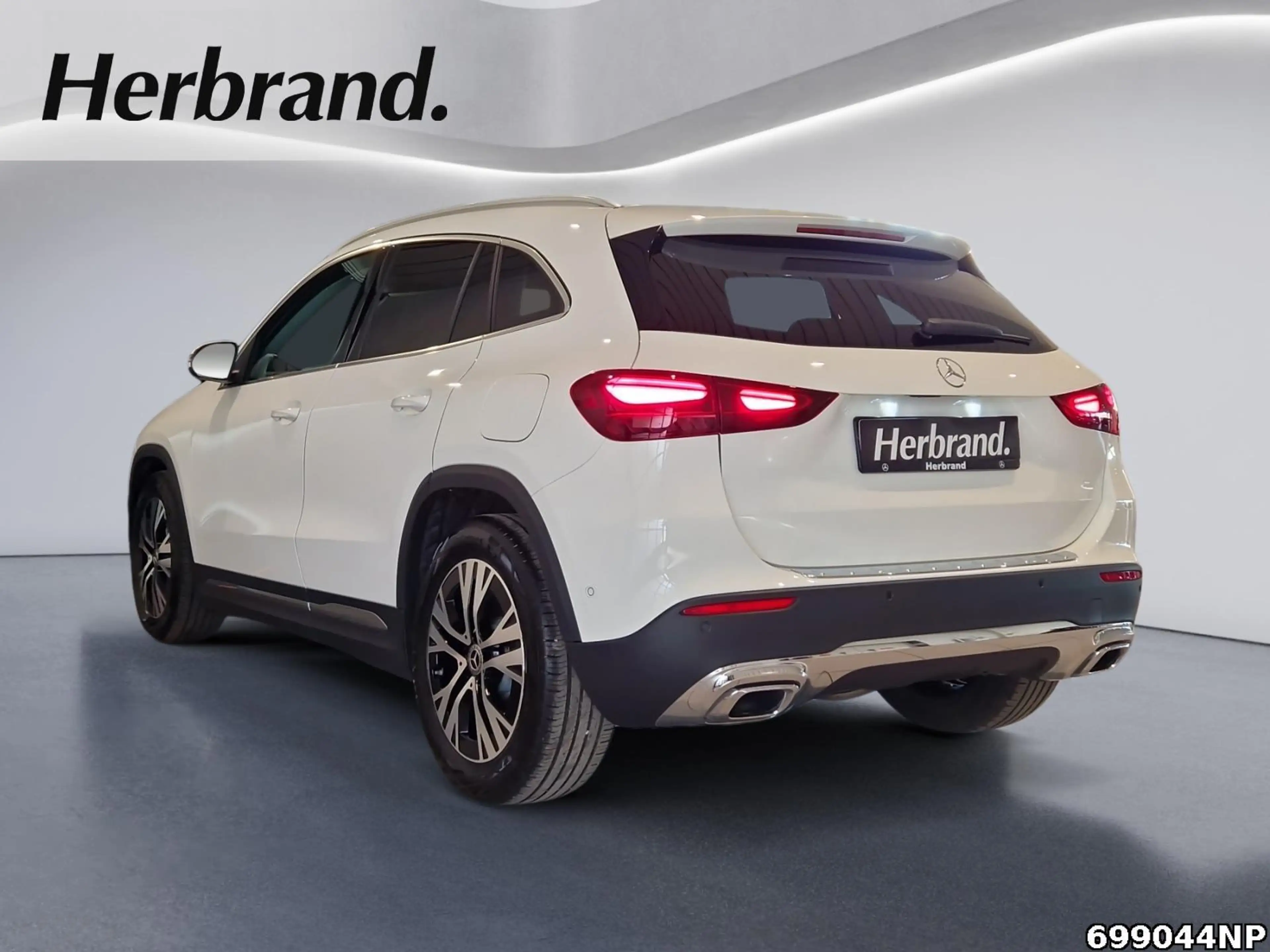 Mercedes-Benz GLA 180 d Progressive AHK Kamera Lenkradhzg LED — photo 4