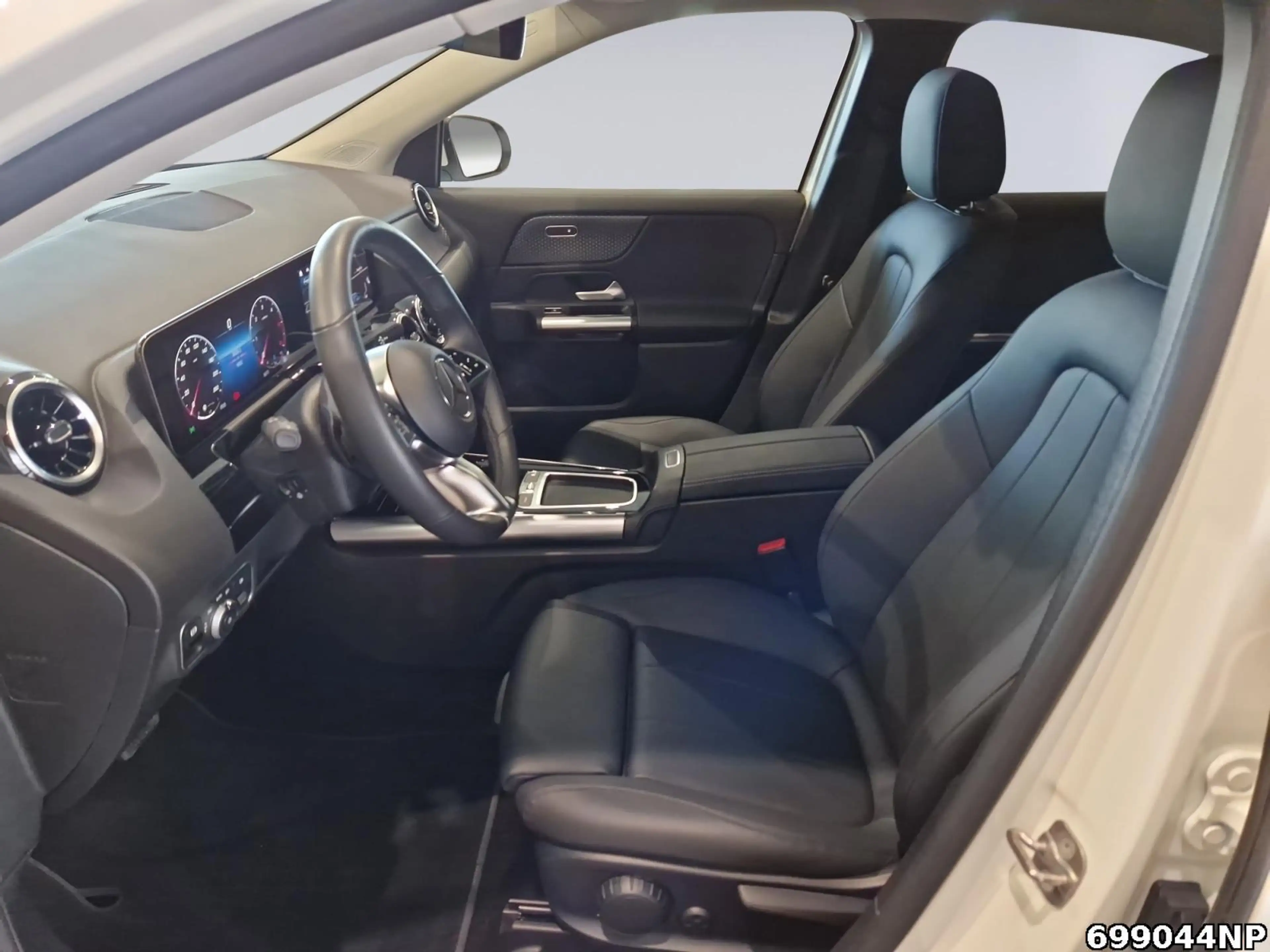 Mercedes-Benz GLA 180 d Progressive AHK Kamera Lenkradhzg LED — photo 10
